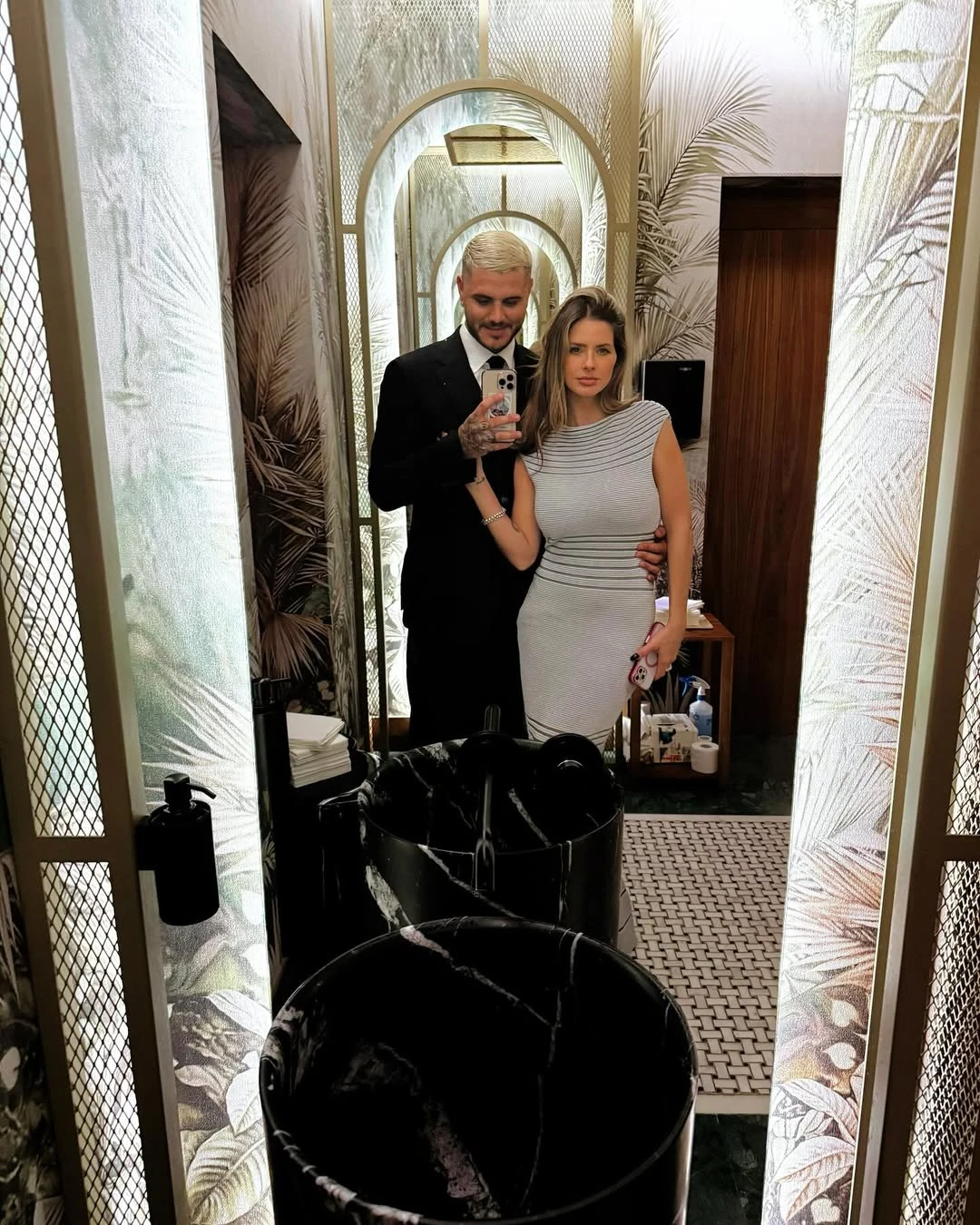 Qué le dijo la China Suárez a Mauro Icardi tras posar juntos en la alfombra roja de Ibiza