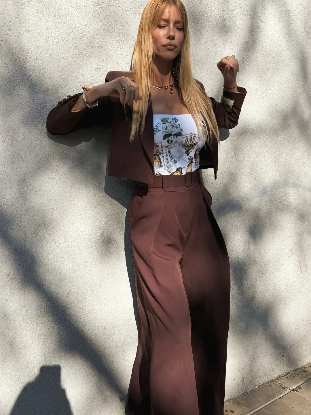 Así fue el look sastrero que usó Nicole Neumann en Los 8 escalones