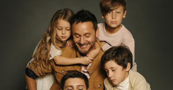 O gentil passeio em família de Benjamin Vicuña horas antes do Dia dos Pais