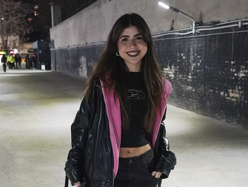 Cami Mayan impone estilo en el recital de Quevedo con un look urbano y súper canchero