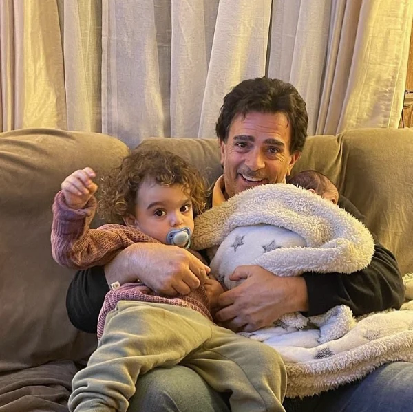 Guillermo Pérez Roldán junto a su ex mujer y dos de sus hijos