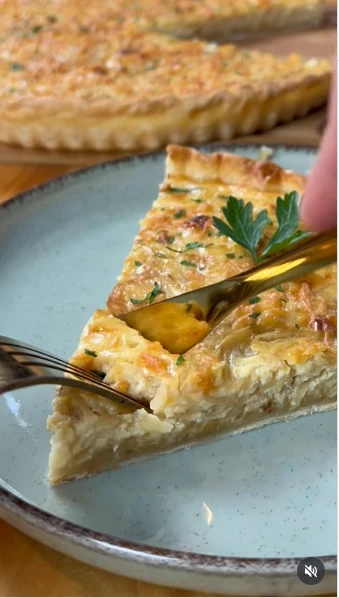 Tarta sufflé de cebolla