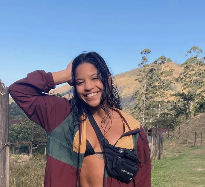 Juliana cayó al interior de un volcán en Indonesia. Tardaron 4 días en rescatarla y cuando llegaron ya había muerto.