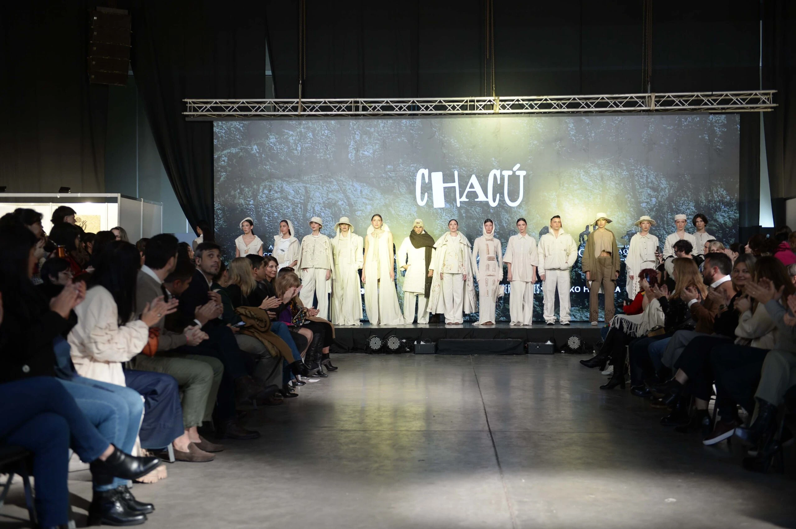 Desfile de Chacú en Puro Diseño Raíces Chaco