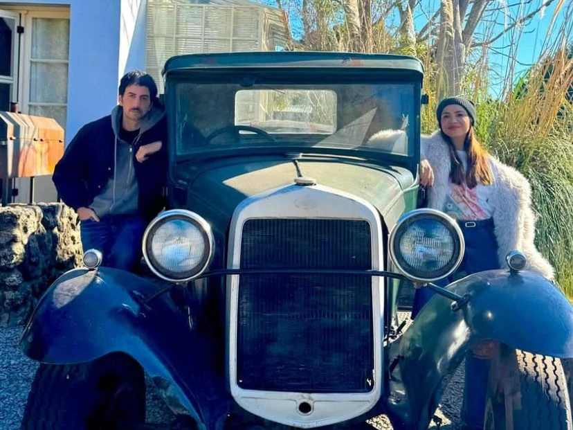 Las fotos de la escapada romántica de Celeste Cid y Santiago Korovsky a Carmelo