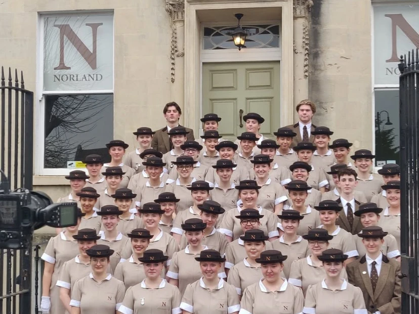 Niñeras con entrenamiento militar: así se preparan en Norland College para cuidar a los hijos de la realeza