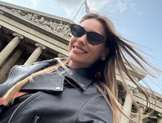 Pampita recorre el British Museum en Londres y comparte divertidos trucos que podés aplicar si vas sola a un museo