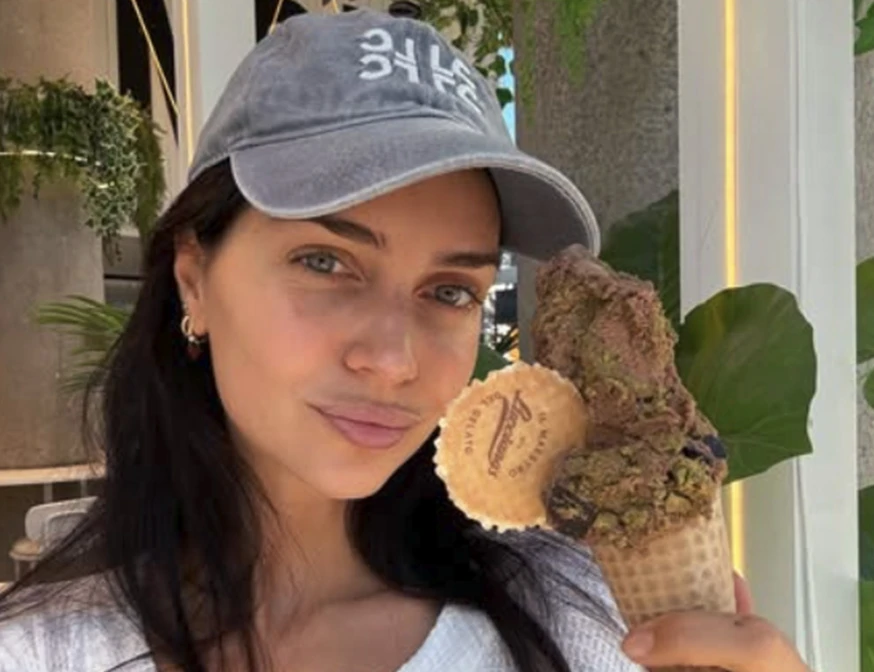 Zaira Nara usa ojotas havaianas x Dolce Gabbana