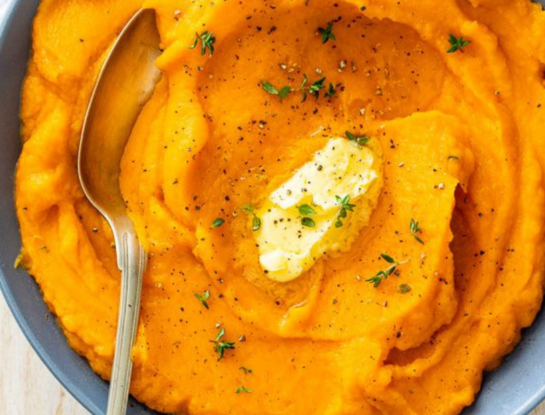 Polenta de zapallo con curry y parmesano: la receta veggie y fit ideal para el frío