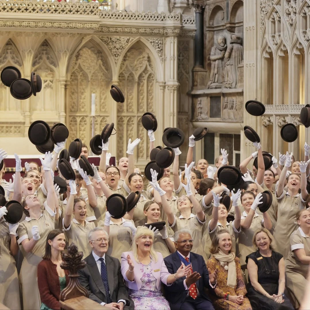 Niñeras con entrenamiento militar: así se preparan en Norland College para cuidar a los hijos de la realeza