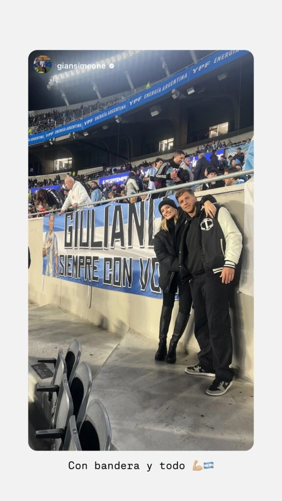Las fotos de Eva Bargiela alentando a Giuliano Simeone en el partido de la Selección Argentina. Foto: IG.