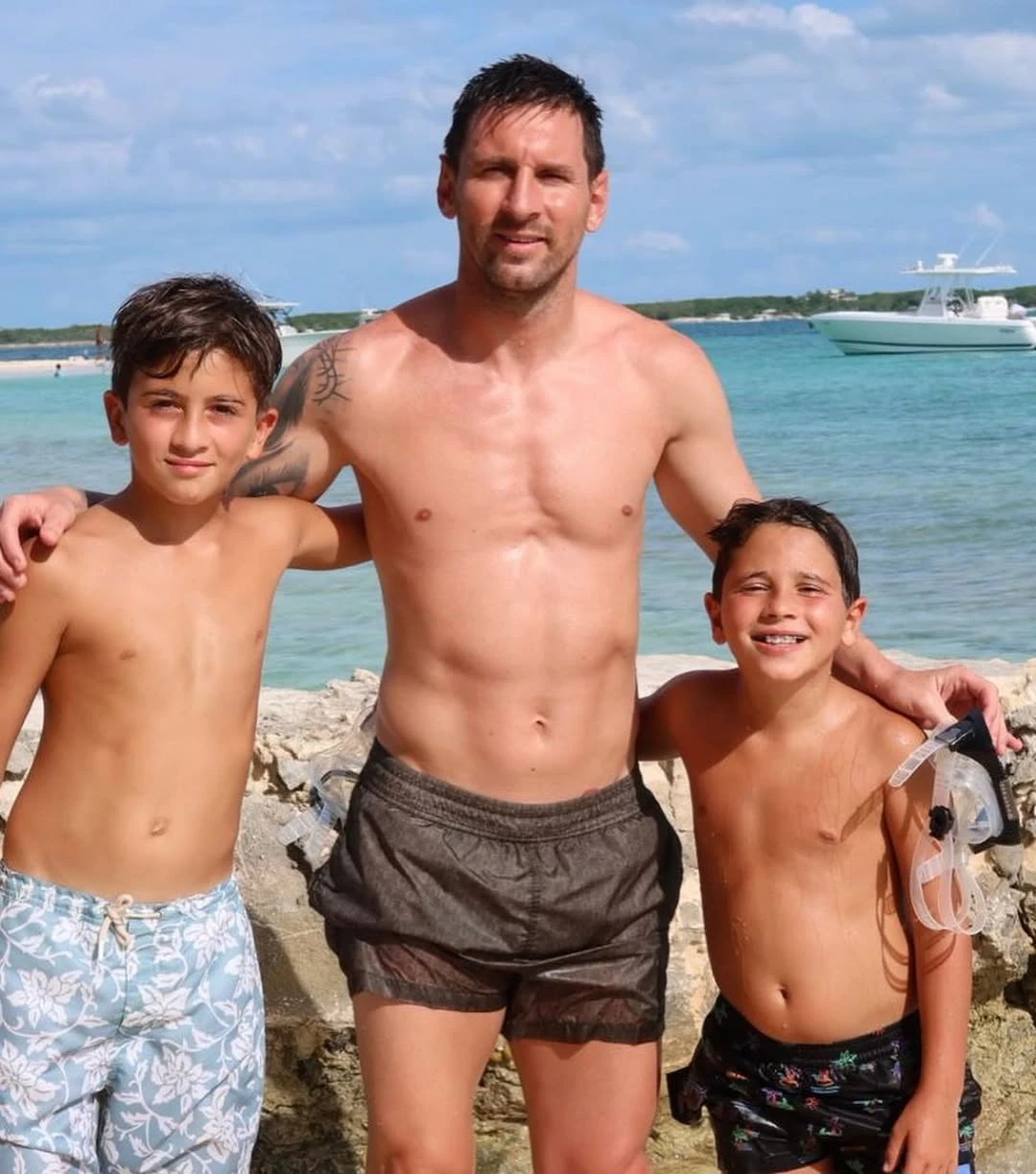 Cumpleaños de Messi: el original saludo de Antonela Roccuzzo, con torta temática incluida