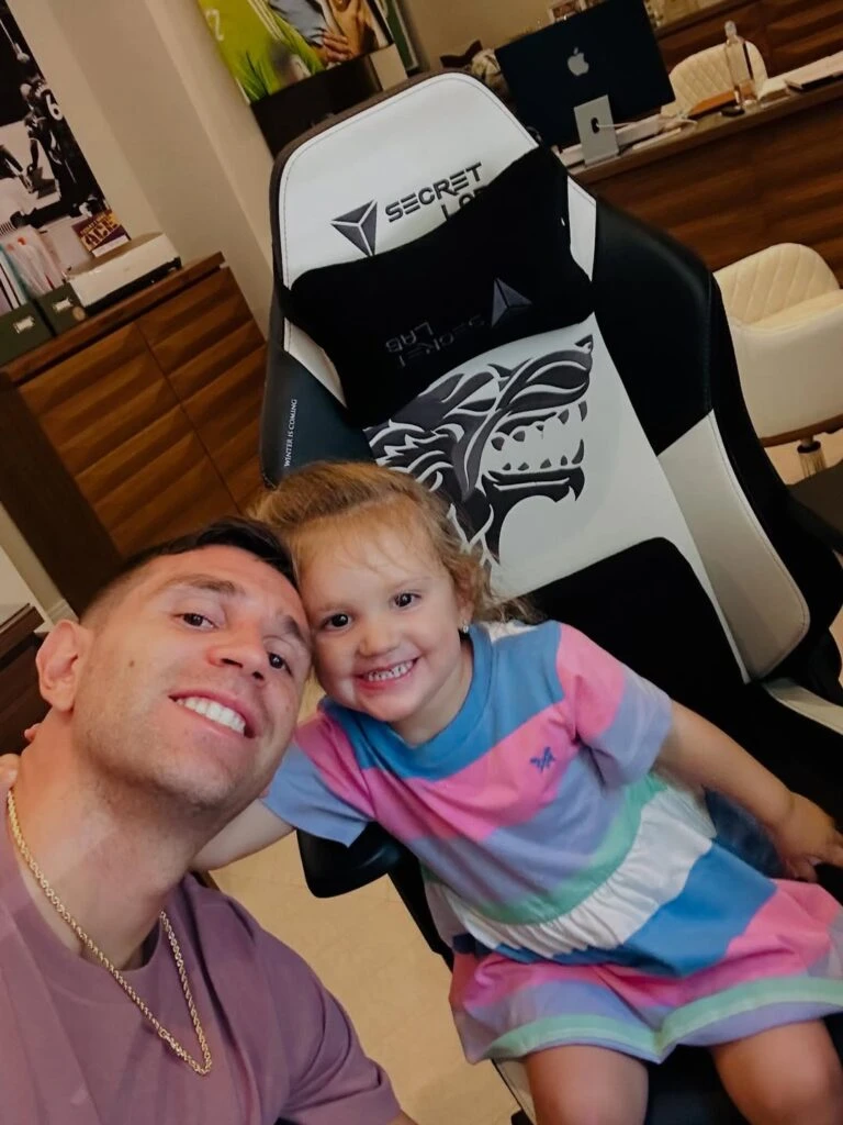 El tierno mensaje del Dibu Martínez a su hija, Ava, por su cumpleaños número 4

