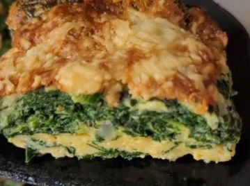 Soufflé de espinaca y queso gratinado: la receta veggie y fácil para una comida liviana