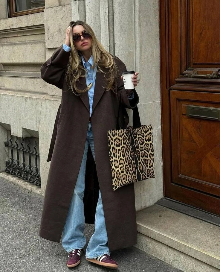 cómo llevar el mocha mousse en tus looks de invierno