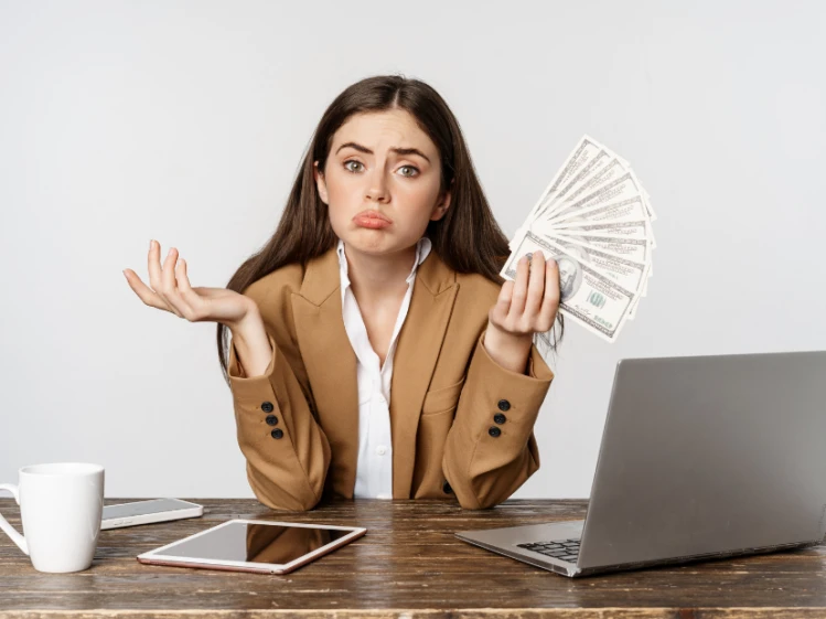 ¿Por qué no te alcanza la plata si trabajás todo el día?