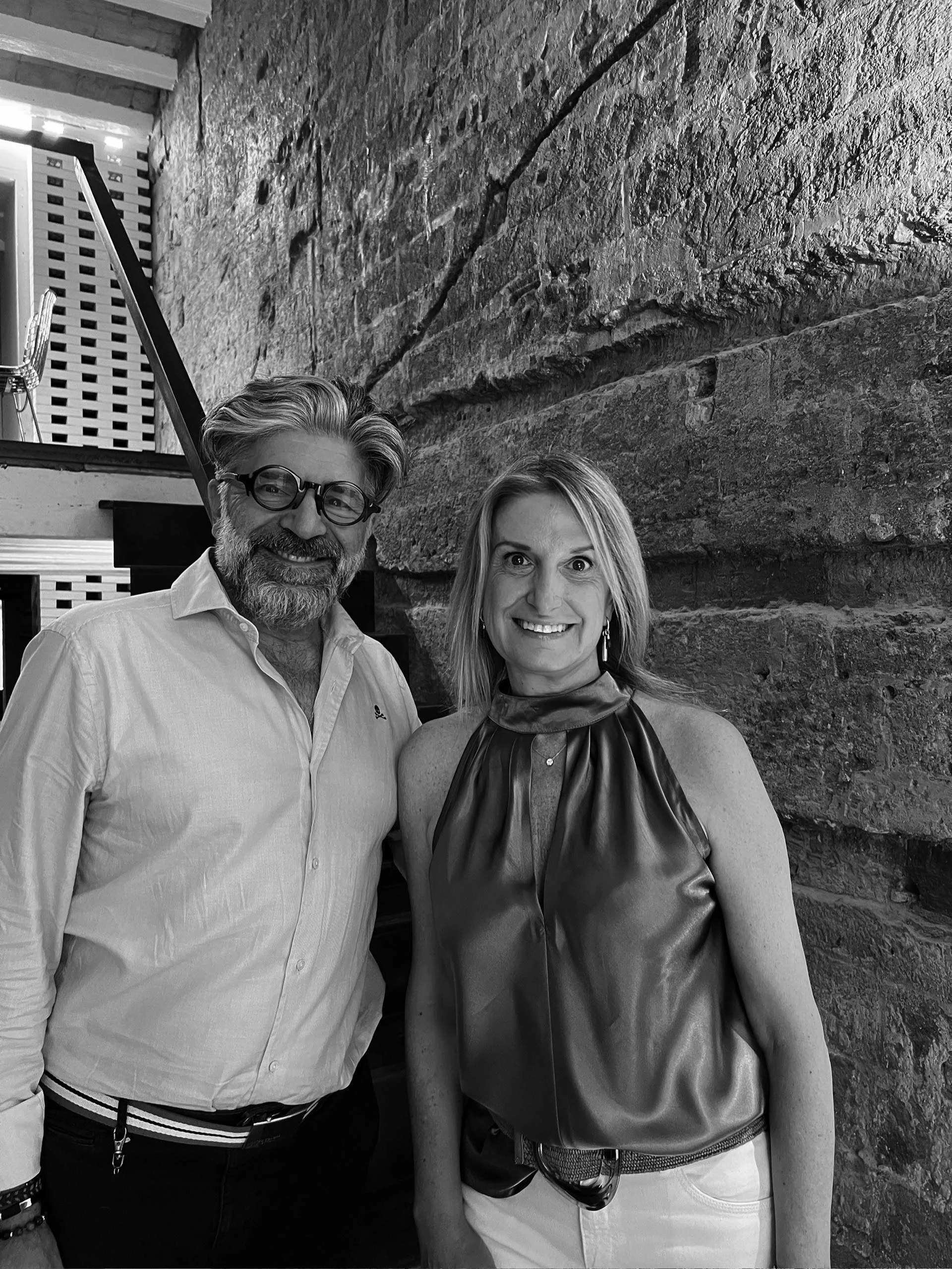 Marcelo Nadela (arquitecto) y Vanessa Viola (marketing e interiorismo), fundadores de Arkitektismo, Arquitectura e Interiorismo. 