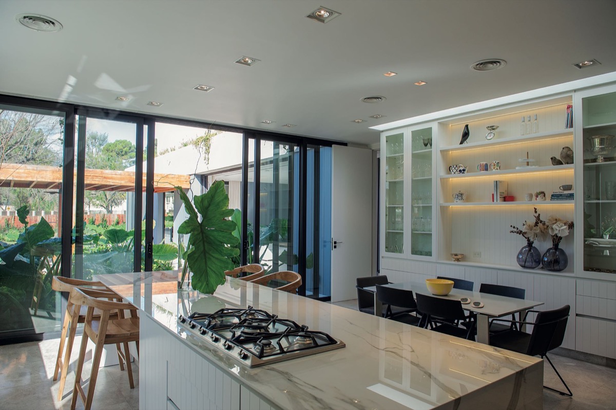 Inspiración biofílica: cómo diseñar y decorar tu casa para habitar con naturaleza