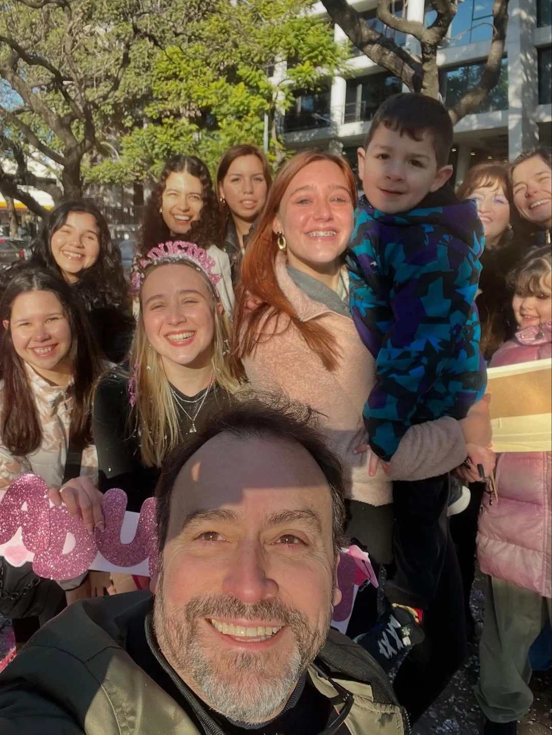 El orgullo de Adrián Pallares: su hija se recibió de traductora y él lo celebró con un emotivo posteo