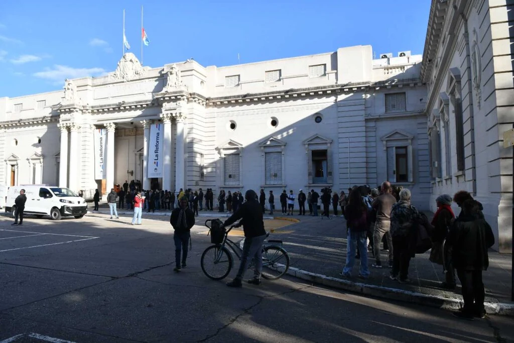 Así fue el velorio de Locomotora Oliveras. Fotos: rsfotos/unargency.