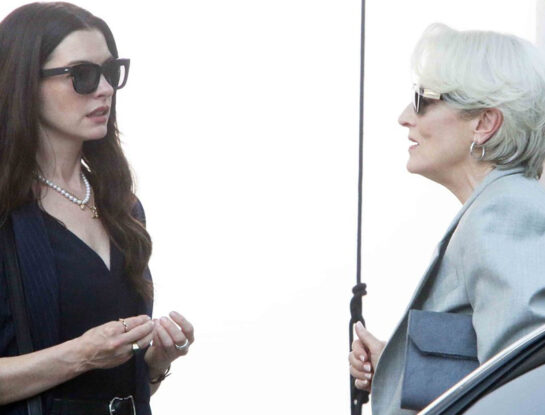 Anne Hathaway y Meryl Streep inspiran en Nueva York con looks de oficina súper chic para +40