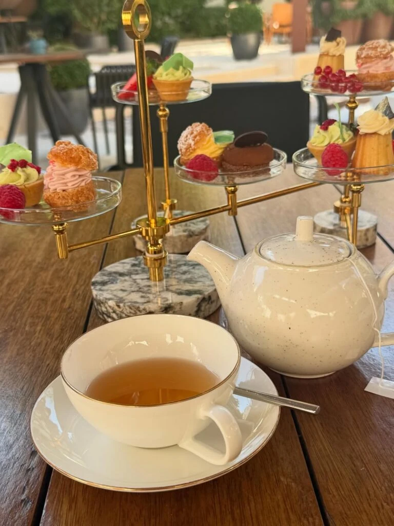 Así festejó JLo sus 54 años: lujo, fuegos artificiales y un desayuno inolvidable