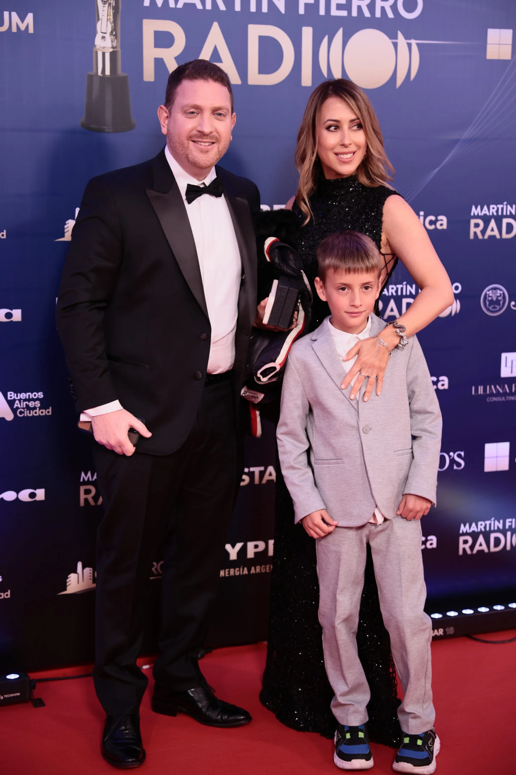 Jonatan Viale y familia