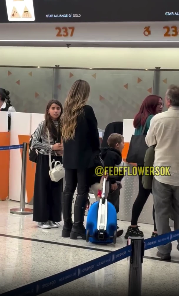 Las fotos de la China Suárez rumbo a Turquía con sus hijos. Foto Instagram Fede Flowers