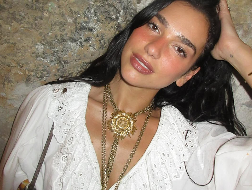 Dua Lipa de vacaciones en Palermo: el look boho chic que confirma su reinado como ícono de estilo