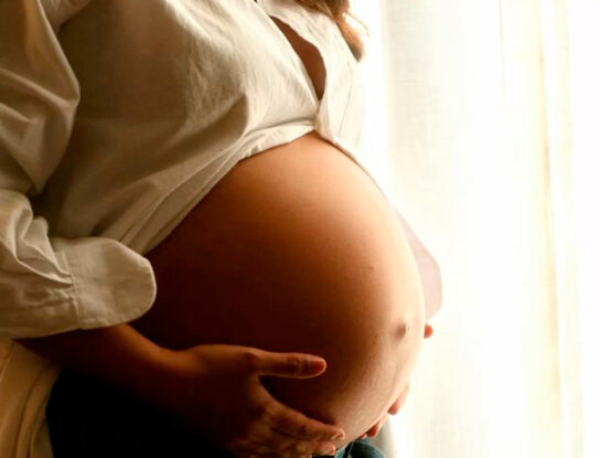 Ser madre después de los 60: el caso de la mujer brasileña que reavivó la polémica