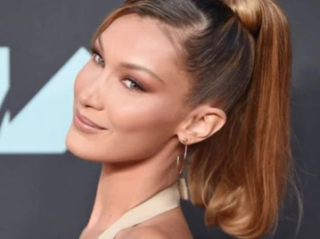 Flip hair, el peinado retro que rejuvenece y es furor entre las celebrities