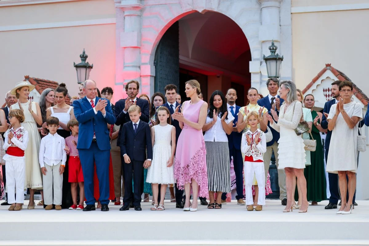 Francesco Carlo, Alberto Casiraghi, Beatrice Borromeo, Charlotte Casiraghi, Balthazar Casiraghi-Rassam, Tatiana Santo Domingo, Maximiliano Casiraghi, Alberto de Mónaco, Gabriella de Mónaco, Charlene de Mónaco, Jacques de Mónaco, Andrea Casiraghi, Louis Ducruet, Marie Ducruet, Carolina de Mónaco, Estefanía de Mónaco, Pauline Ducruet, Camille Gottlieb y Gareth Wittstock.