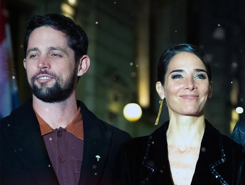 Juana Viale deslumbró en la alfombra roja de los Premios Sur con un look audaz y la compañía de su novio, Yago Lange