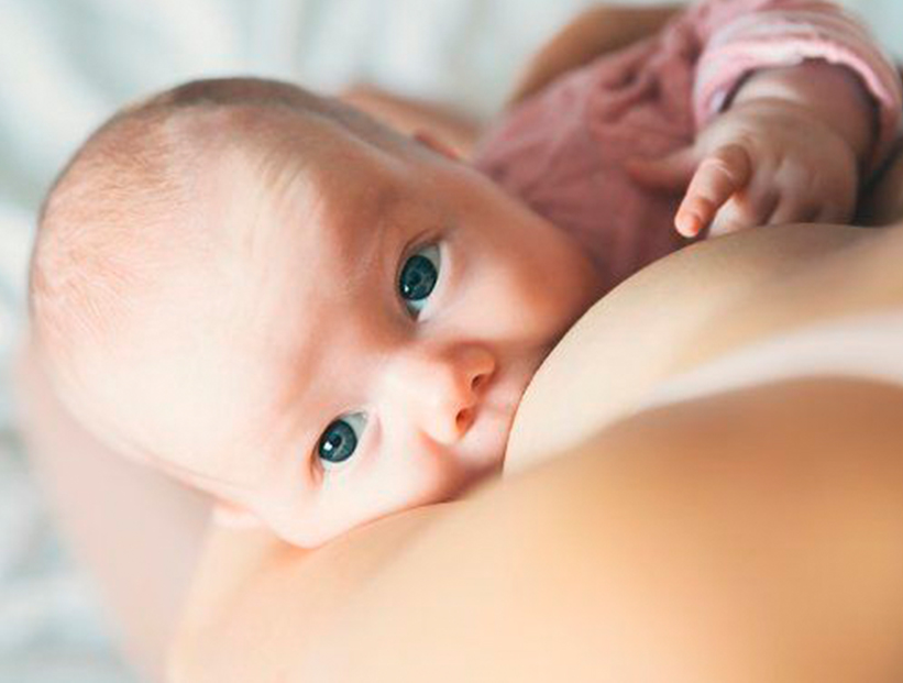 Dormir boca arriba y dar la teta: pequeñas acciones que salvan vidas