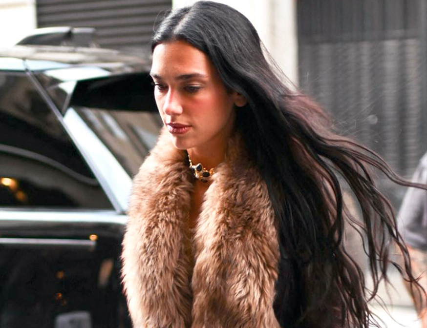 Dua Lipa tiene el abrigo más trendy de la temporada (y lo amamos)