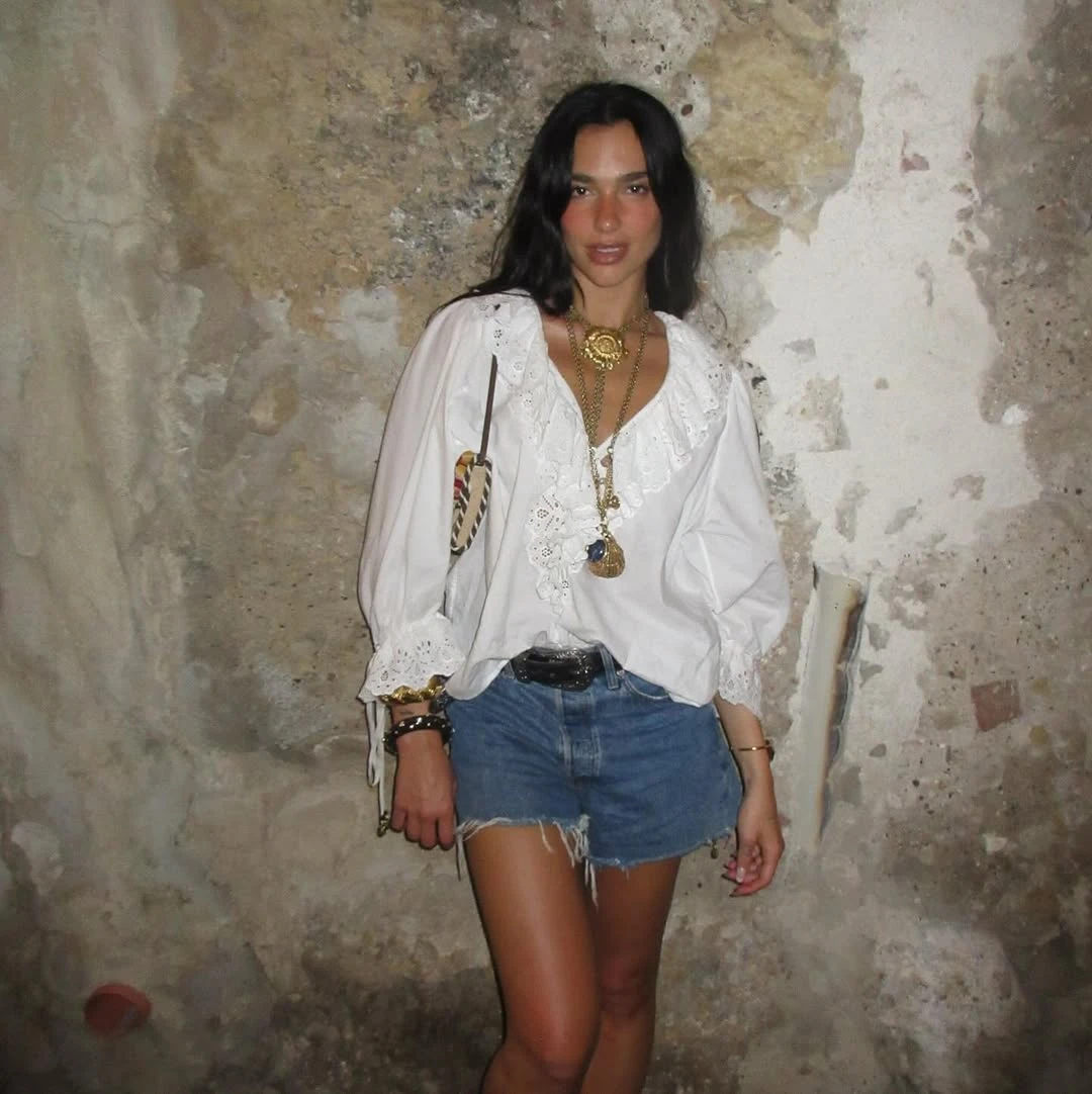 El look de Dua Lipa de vacaciones en Italia