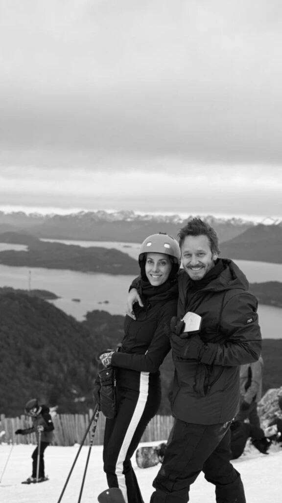 Benjamín Vicuña y Anita Espasandín. Fotos: IG.