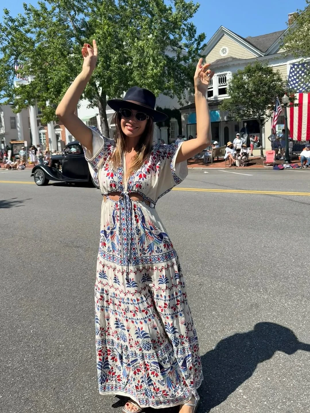 Pampita participó de un desfile por el 4 de julio con un look boho chic alusivo