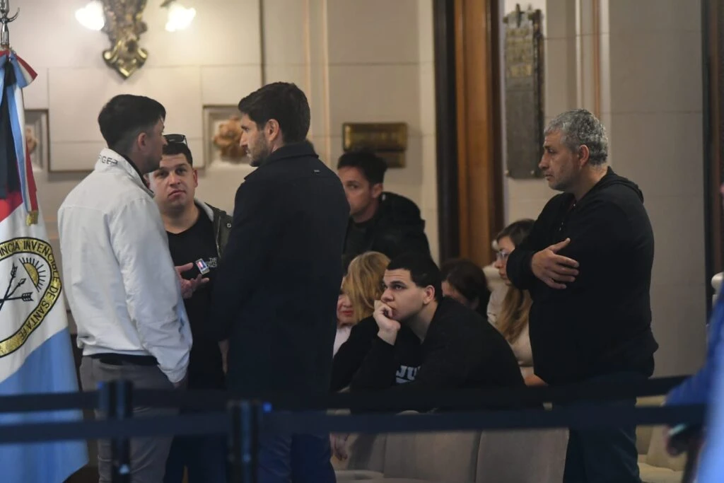 Así fue el velorio de Locomotora Oliveras.