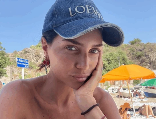 Zaira Nara, por las calles de Sicilia, con accesorios de lujo