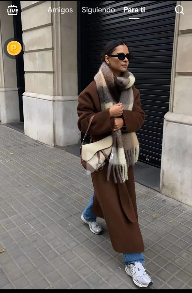 como elevar tus looks básicos de invierno con accesorios trendy 