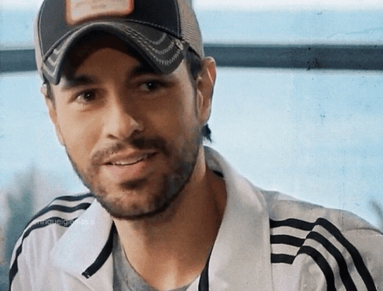 Enrique Iglesias a los 50: las heridas, amores y silencios detrás del ídolo pop