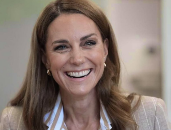 Kate Middleton combinó colores tierra en un look sastrero de verano súper chic