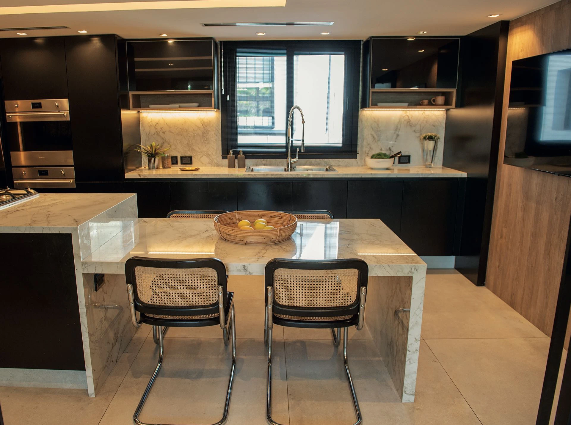 La cocina, abierta y funcional.