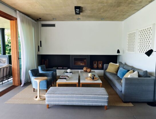 Una casa moderna con estilo racionalista y alma familiar