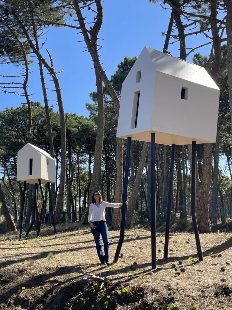 La obra grande más grande del proyecto Casas Nómades en el PEP (Parque Escultórico de Pinamar).
