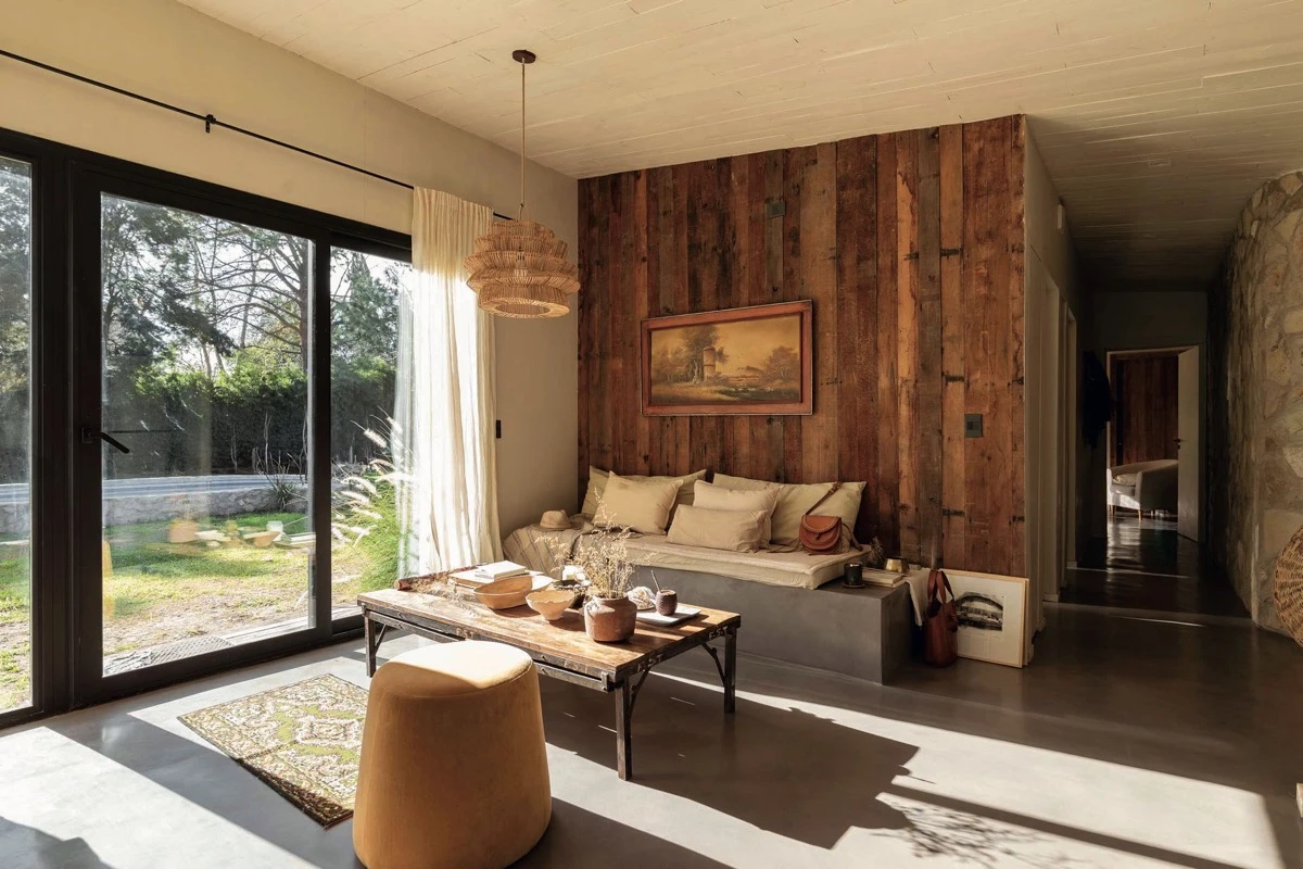 La pared revestida en Pino Brasil