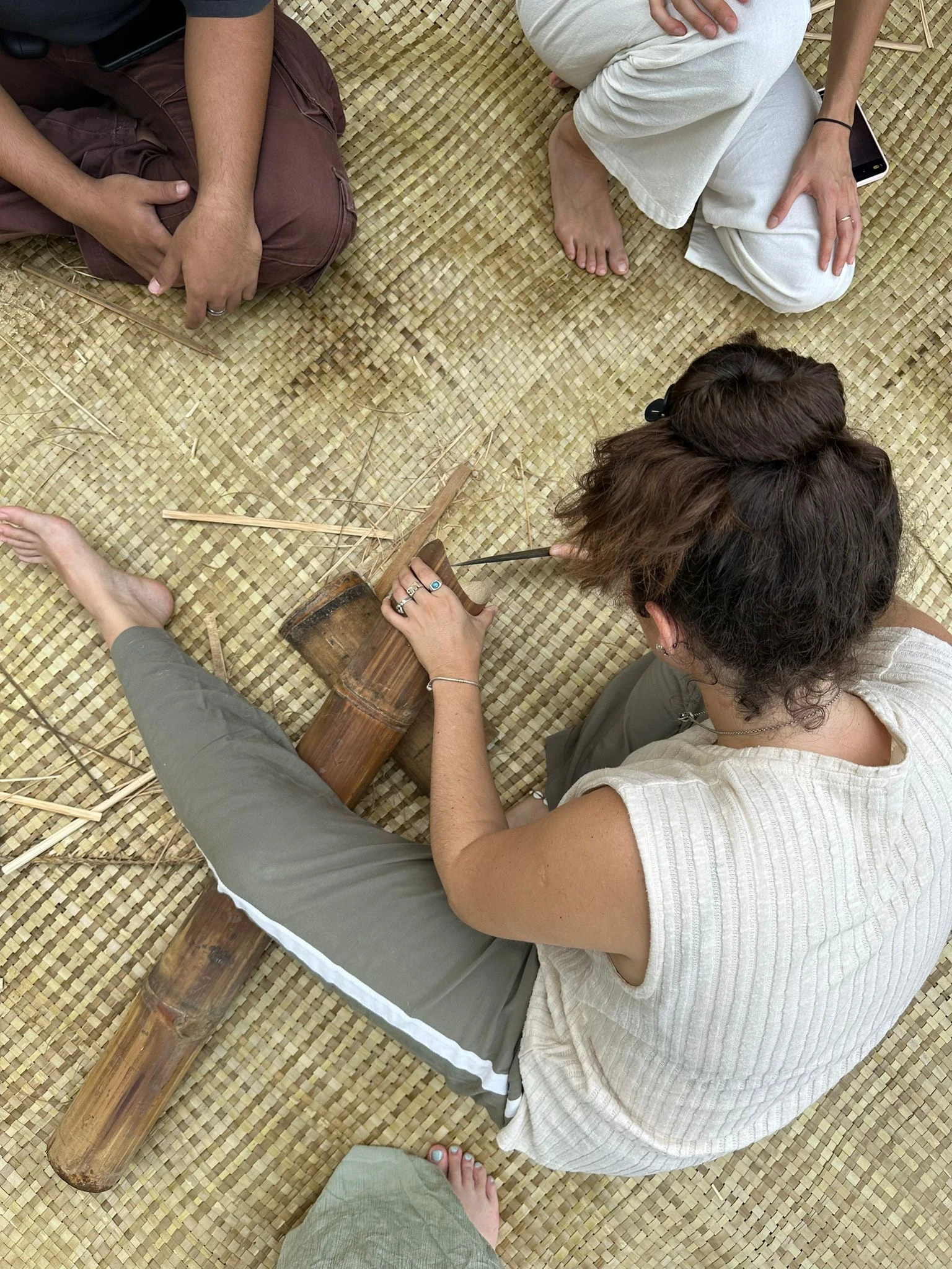 Micaela Macedo Goytia se instaló en Bali donde aplica su profesión con enfoque hacia lo artesanal y lo comunitario.