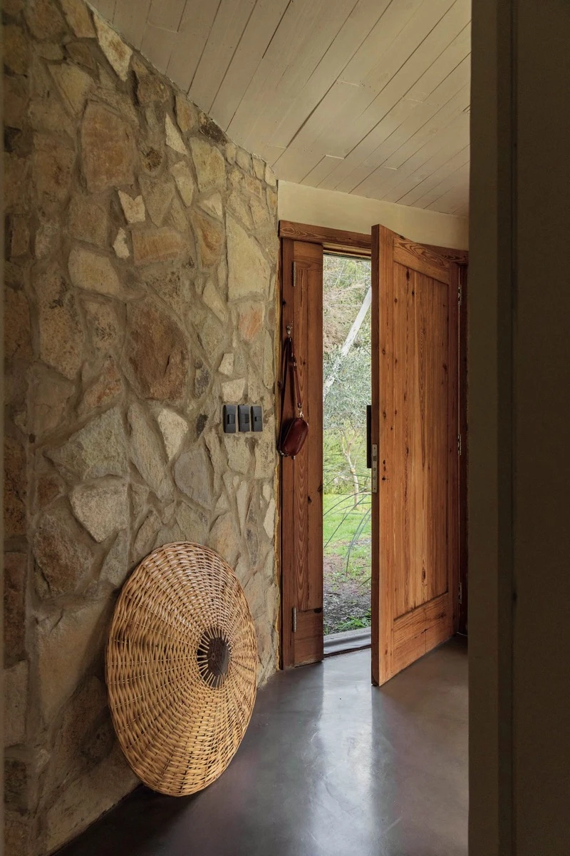 “Queríamos que el exterior y el interior conversen”, describe la decoradora.  