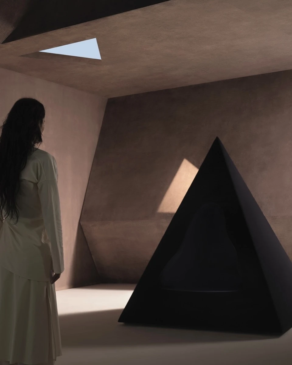 Dentro de la Cave Chair, el ruido exterior se apaga, como si la propia silla tuviera propiedades de insonorización. 